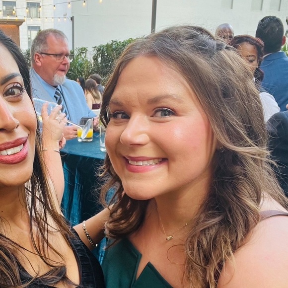 Meet your Posher, Amy - Picture 2 of 2